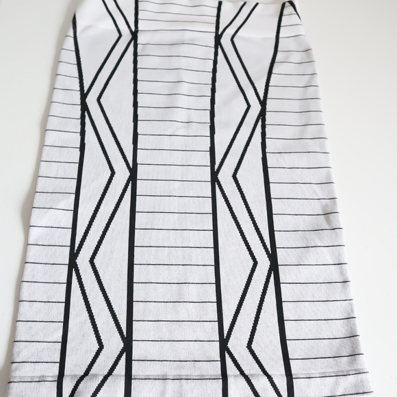 Nwot BCBGeneration Bodycon  Stretch Skirt - Picture 5 of 7